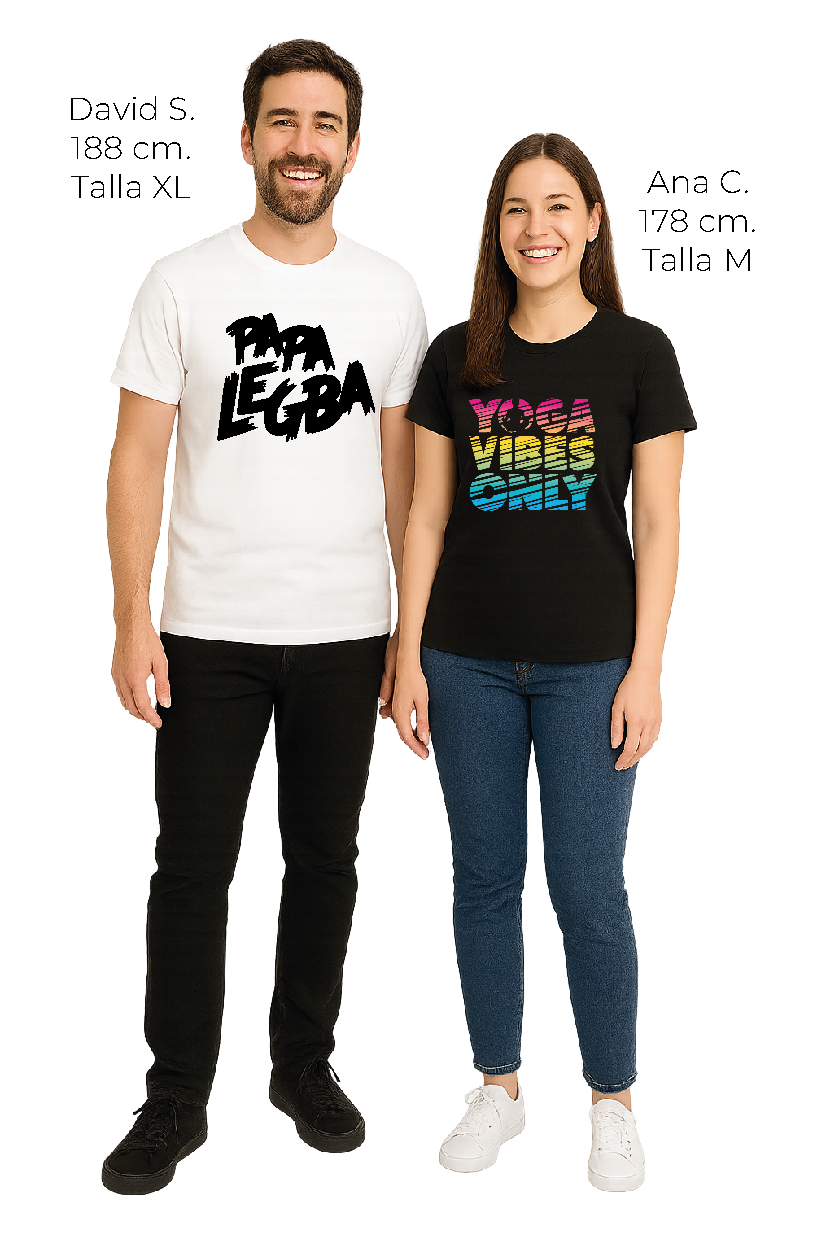 Hombre y mujer posando.